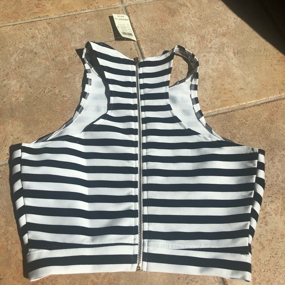 Black and White Stripe Crop Top NWT - Picture 4 of 8